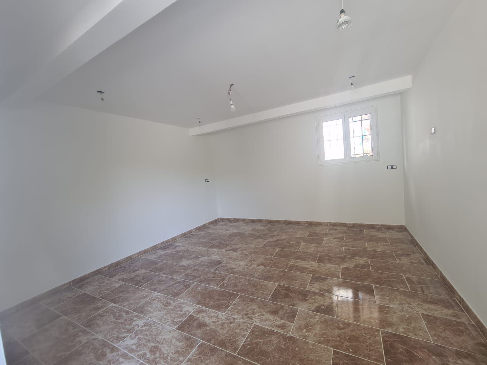 artisan peintre et entreprise Le Cannet cloison